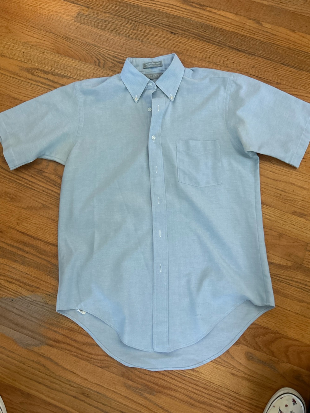 Light Blue Short-Sleeve Button-Down Shirt with Chest Pocket